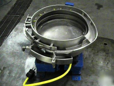 Hendricks vibratory parts feeder bowl automation 10
