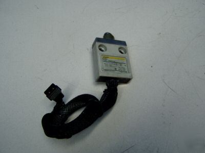 Omron limit switch m/n: D4C-1620 - used