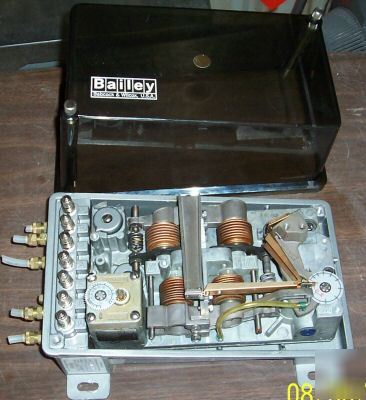 Bailey type FC210 pneumatic computer/controller