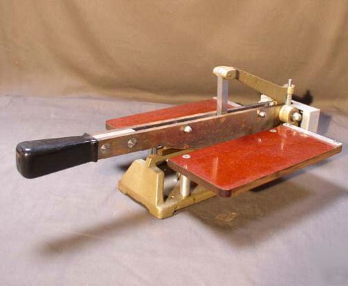 Thwing-albert jdc precision sample cutter