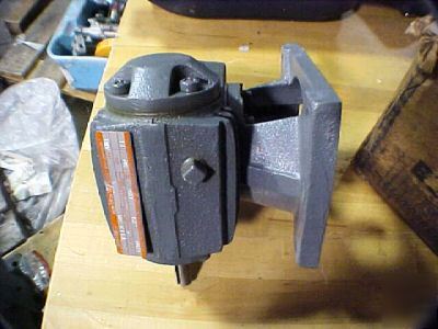 (19) boston gear box speed reducer 30:1 rt angle F50