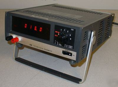 Yew type 2809 digital thermometer