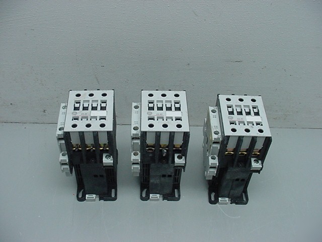 3 ge CL45D300M 3POLE contactors 60AMP 600VAC 24VDC coil