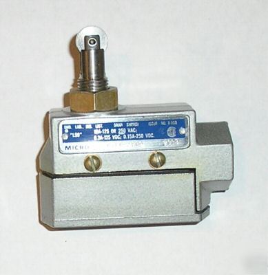 Micro switch DTE6-2RQ9 enclosed roller dpdt microswitch