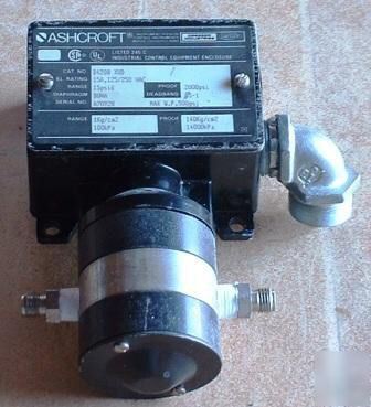Ashcroft D420BXUD differential pressre switch - used