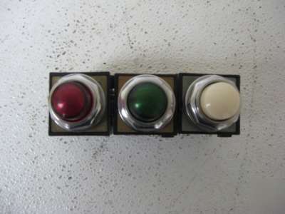 General electric CR104PXG32 push buttons lot of 3