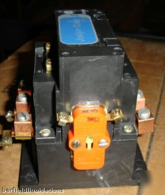 New joslyn clark 5002A3001-11 3 phase size 2 contactor