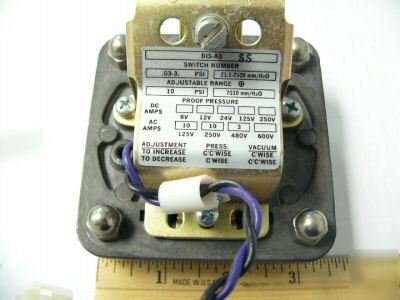 Barksdale pressure switch .03-3PSI 125VAC 10AMP