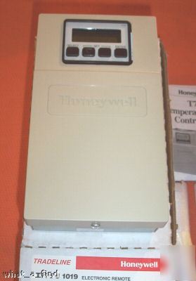 New honeywell T775J 1019 remote temperature controller