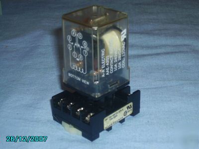 A-a electric 120VAC general purpose relay with socket