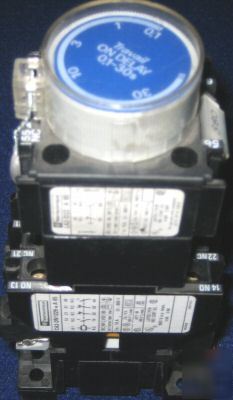 Telemecanique relay/ relays CA2-DN1229 8037