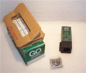 Go switch proximity limiting switch 43-100-d nos