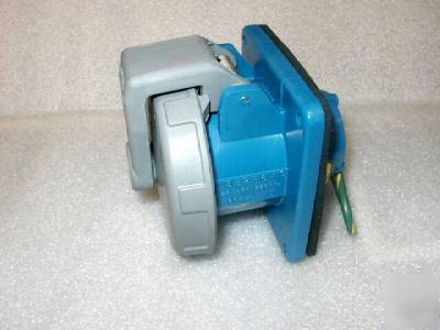 Hubbell 332R6W pin & sleeve receptacle
