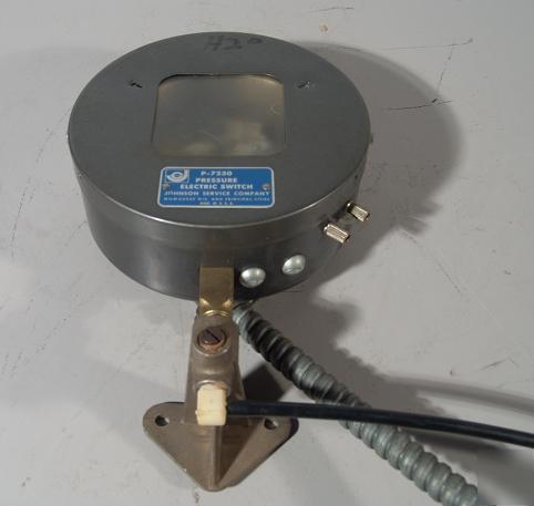 Johnson controls pressure electric switch p-7230