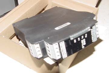 New schmersal 2 channel safety relay in box 