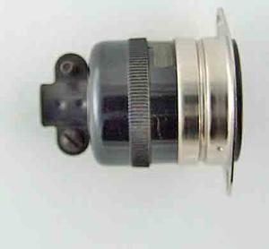Hubbell 7526 flanged single recepticle