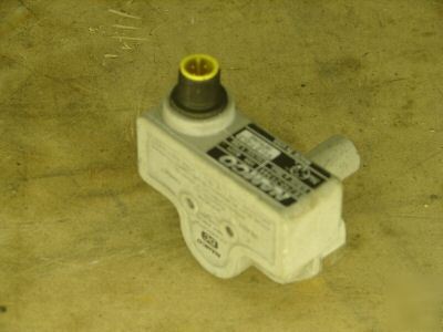 Namco dc cylindicator EE210-21344 EE21021344 sensor