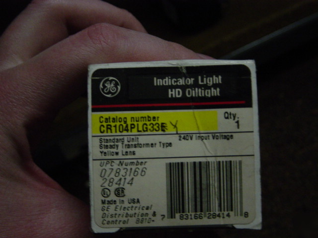 General electric CR104PLG33Y yellow indicator light