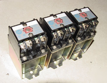 4PCS allen bradley 700DC-P400Z24 relays w/ 24VDC coil