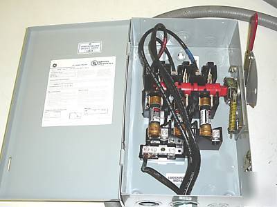 Ge TG4322 safety switch disconnect 240 vac 60 amp .