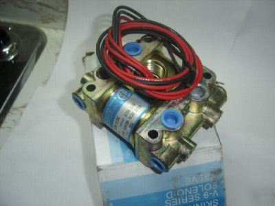 Skinner V935LX15C solenoid 2 cyn 120V 1/4