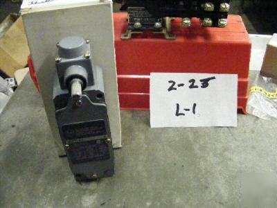 1 allen bradley 802T-at limit switch