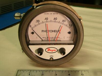 Dwyer series 3000MR photohelic pressure switch/gauge