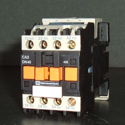 New telemecanique CA3 DN40 control relay. 