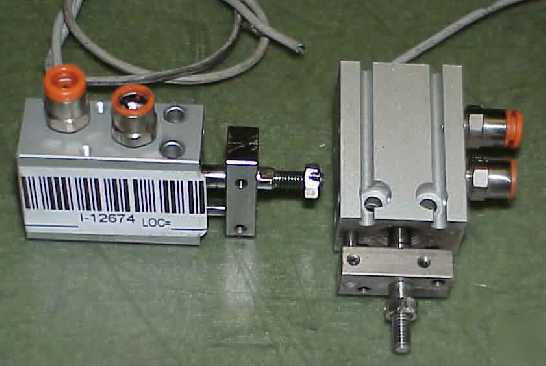 Smc CDUK165D dual micro cylnider w/ sensor