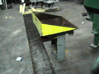 Vibratory parts feeder hopper by hendrick engineering