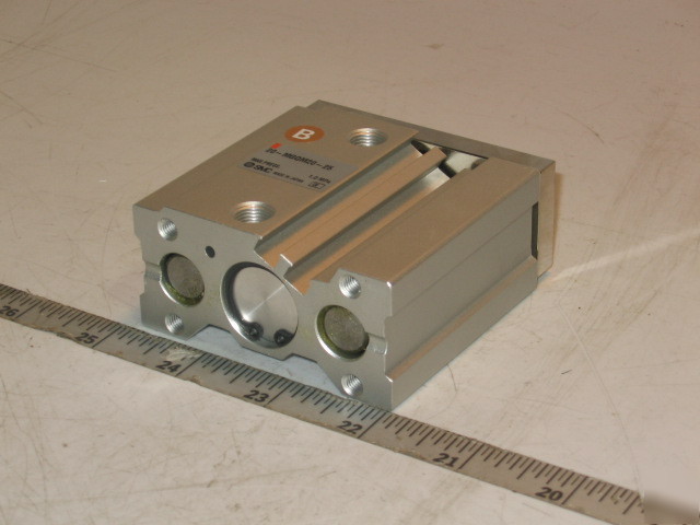 Smc slide bearing compact guide cylinder 20-MGQM20-25