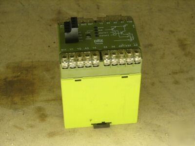 Pilz safety relay pze-7 PZE7 24VDC