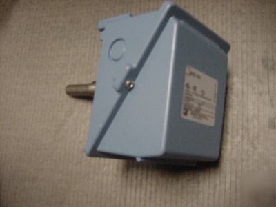 United electric controls co. B400-120 temp. sensor