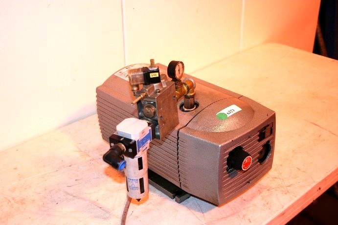 Becker vacuum pump type: vt 4.25 #6322-23 wh