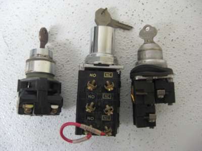 Briggs&stratton,illinois lock,cole locks w/key lot of 3