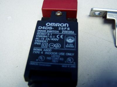 Omron limit switch m/n: D4DS-25FS w/ door key - used