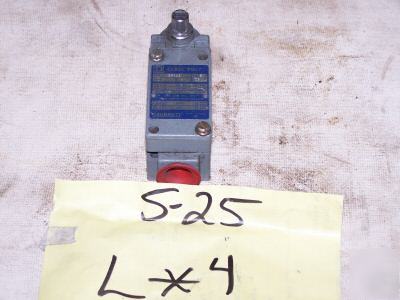 1 square d snap switch p/n: B62A2 series b