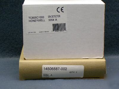 Honeywell TC805C ionization plug-in smoke detectors