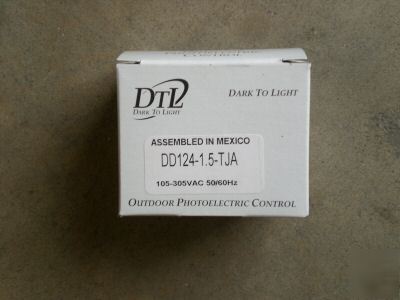 New in box dtl brand outdoor photoelectric control 