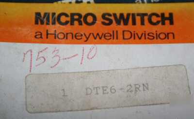 Microswitch limit switch plunger type 250V DTE6-2RN 