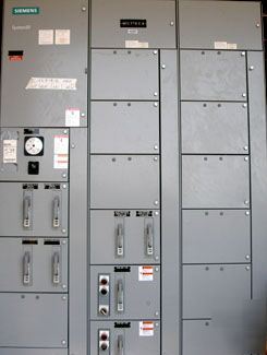 Siemens-furnas motor control center 600V 3PH mlo 800A